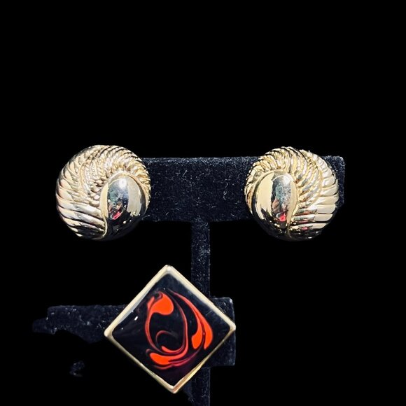 Lot of 5 Gold Tone Clip On Earrings (5369) - Picture 3 of 7